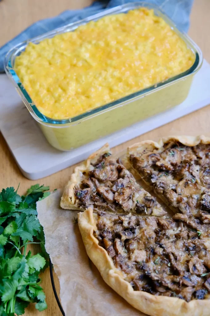 Gratin de pommes de terre et tarte aux champignons